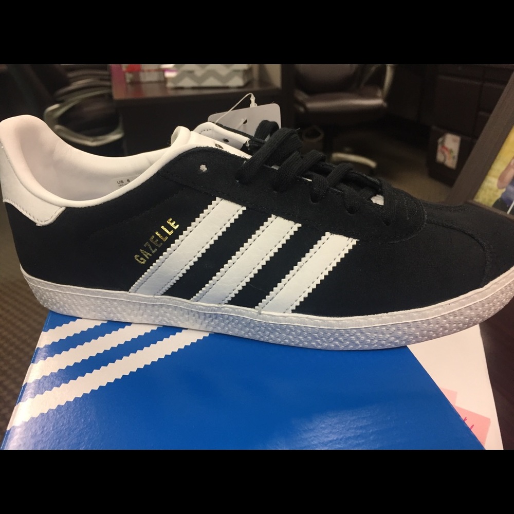NWT Black Adidas Gazelle